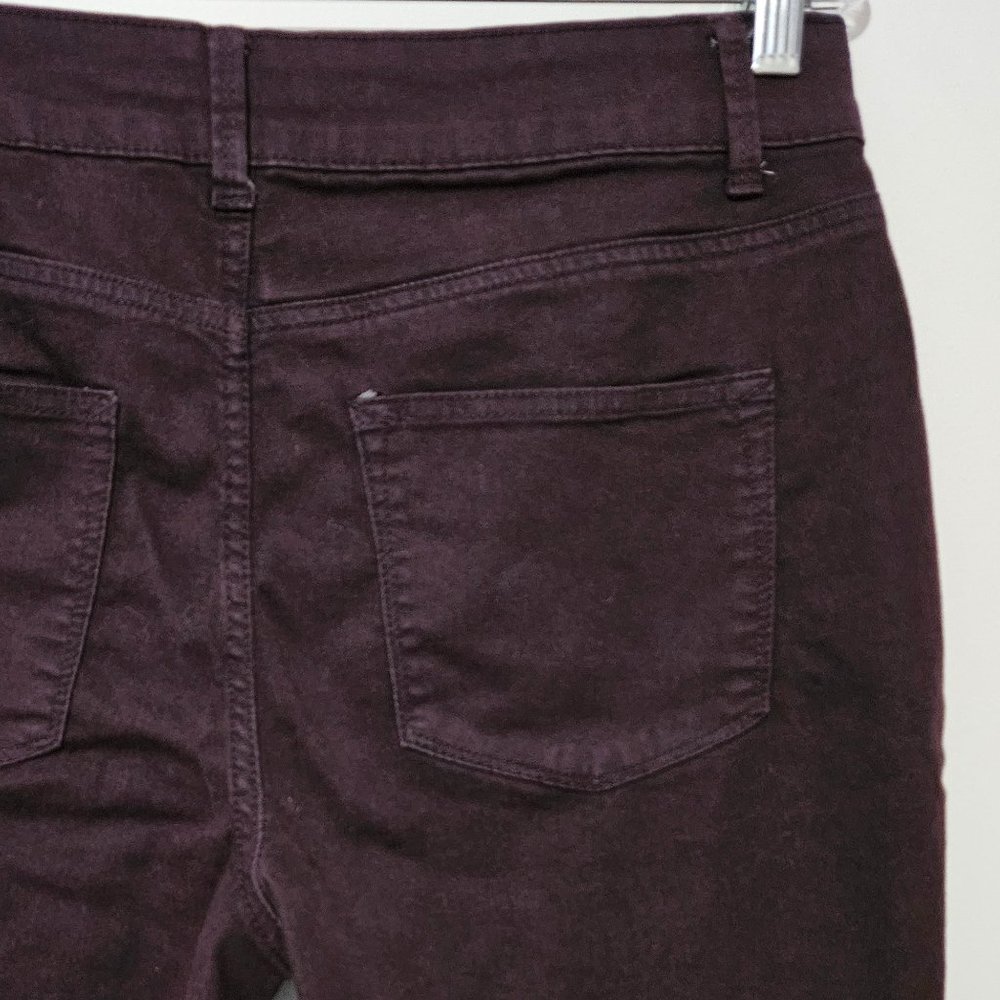 Maurices M Jeans High Rise Size Large x 31 Long Slim Fit Plum Purple Stretch